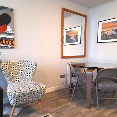 Excellent Location - City Centre - Parking - 4 Beds -2 Bedrooms Белфаст Экстерьер фото