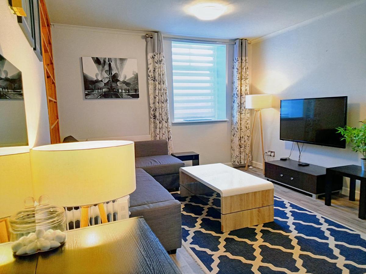 Excellent Location - City Centre - Parking - 4 Beds -2 Bedrooms Белфаст Экстерьер фото