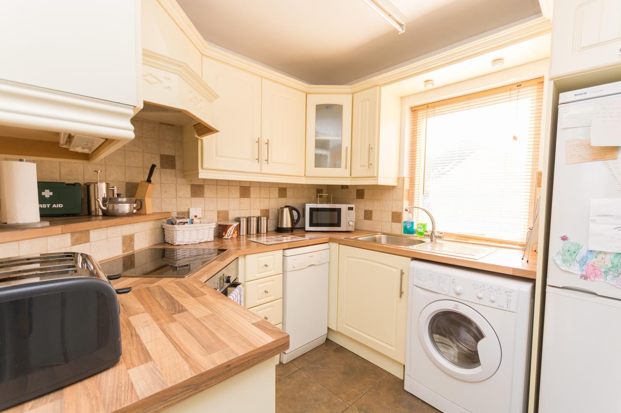Excellent Location - City Centre - Parking - 4 Beds -2 Bedrooms Белфаст Экстерьер фото