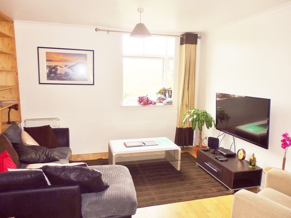 Excellent Location - City Centre - Parking - 4 Beds -2 Bedrooms Белфаст Экстерьер фото