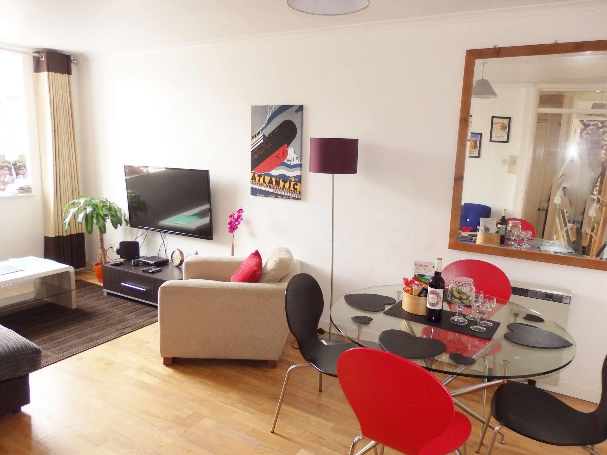 Excellent Location - City Centre - Parking - 4 Beds -2 Bedrooms Белфаст Экстерьер фото