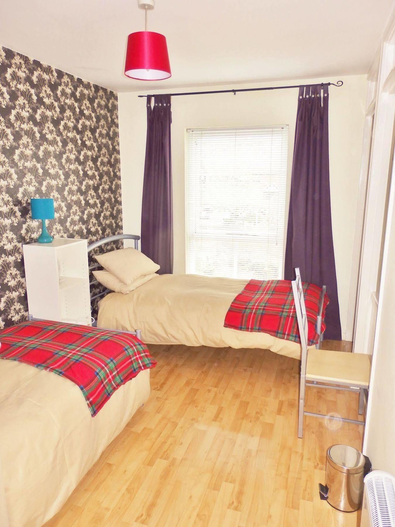 Excellent Location - City Centre - Parking - 4 Beds -2 Bedrooms Белфаст Экстерьер фото