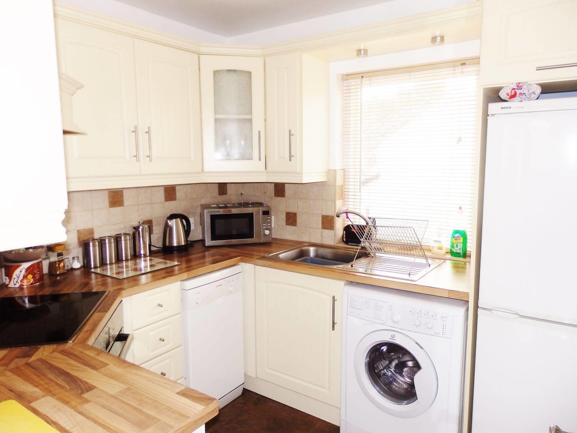 Excellent Location - City Centre - Parking - 4 Beds -2 Bedrooms Белфаст Экстерьер фото